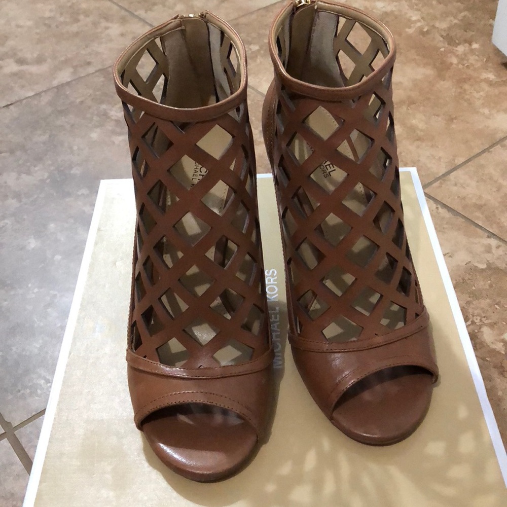 Yvonne open toe bootie